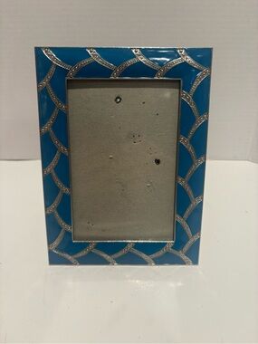Teal Blue Picture Frame with Silver Scallop Accents For 4x6 Picture